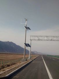 Πράσινοι φωτεινοί σηματοδότες ηλιακού πλαισίου δύναμης με το πράσινο ηλεκτρικό σύστημα φωτισμού των οδηγήσεων 130W